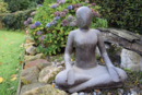 PEN STATUE FEMME YOGA MAIN POSEE H 60CM PEN STATUE FEMME YOGA MAIN POSEE H 60CM